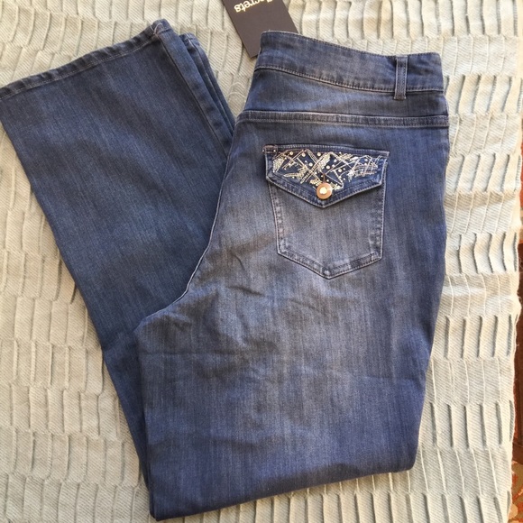 ➕ Embellished Straight Leg Jeans - Picture 3 of 7